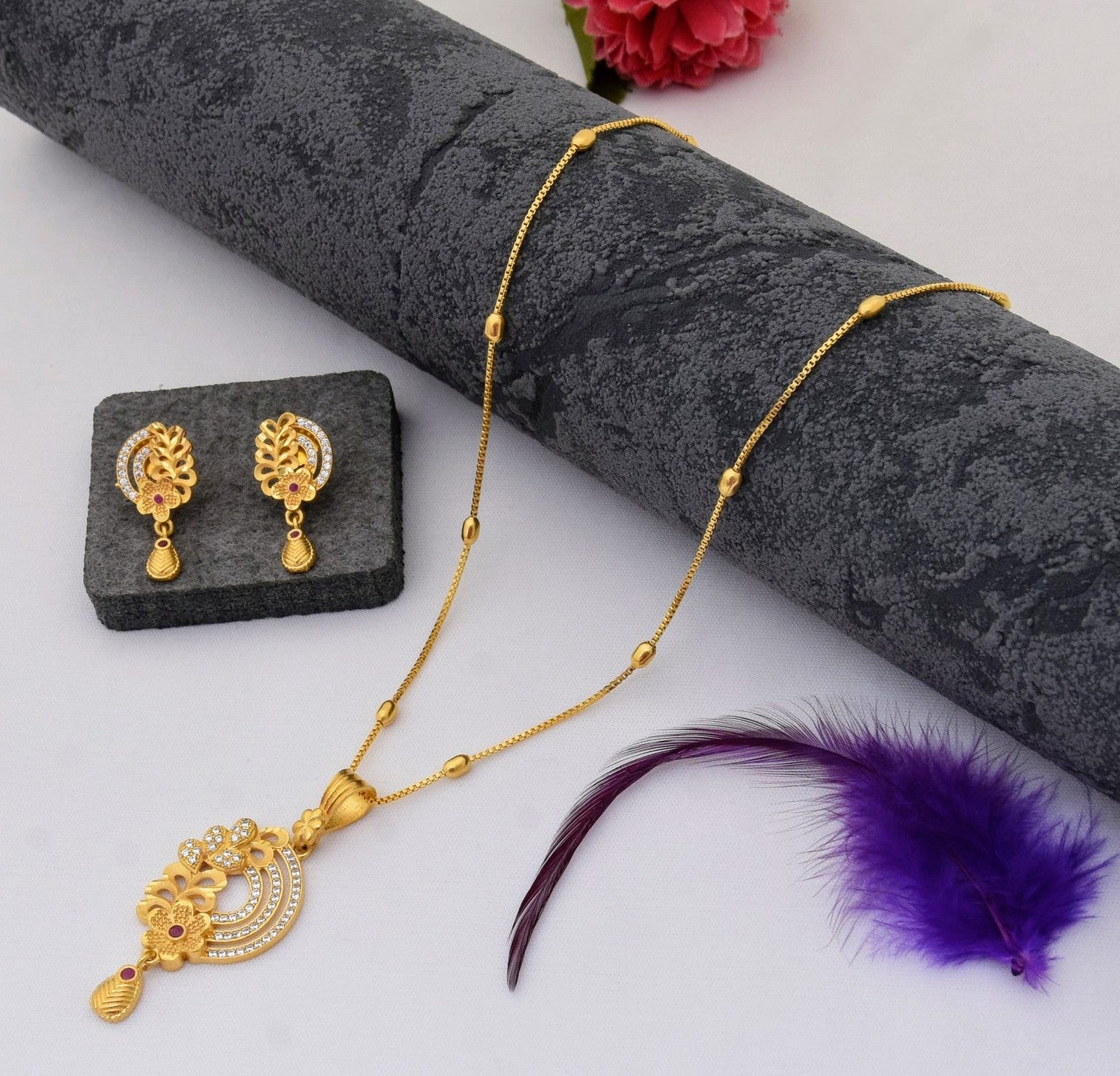 Glittering Design Gold Plated Necklace Set